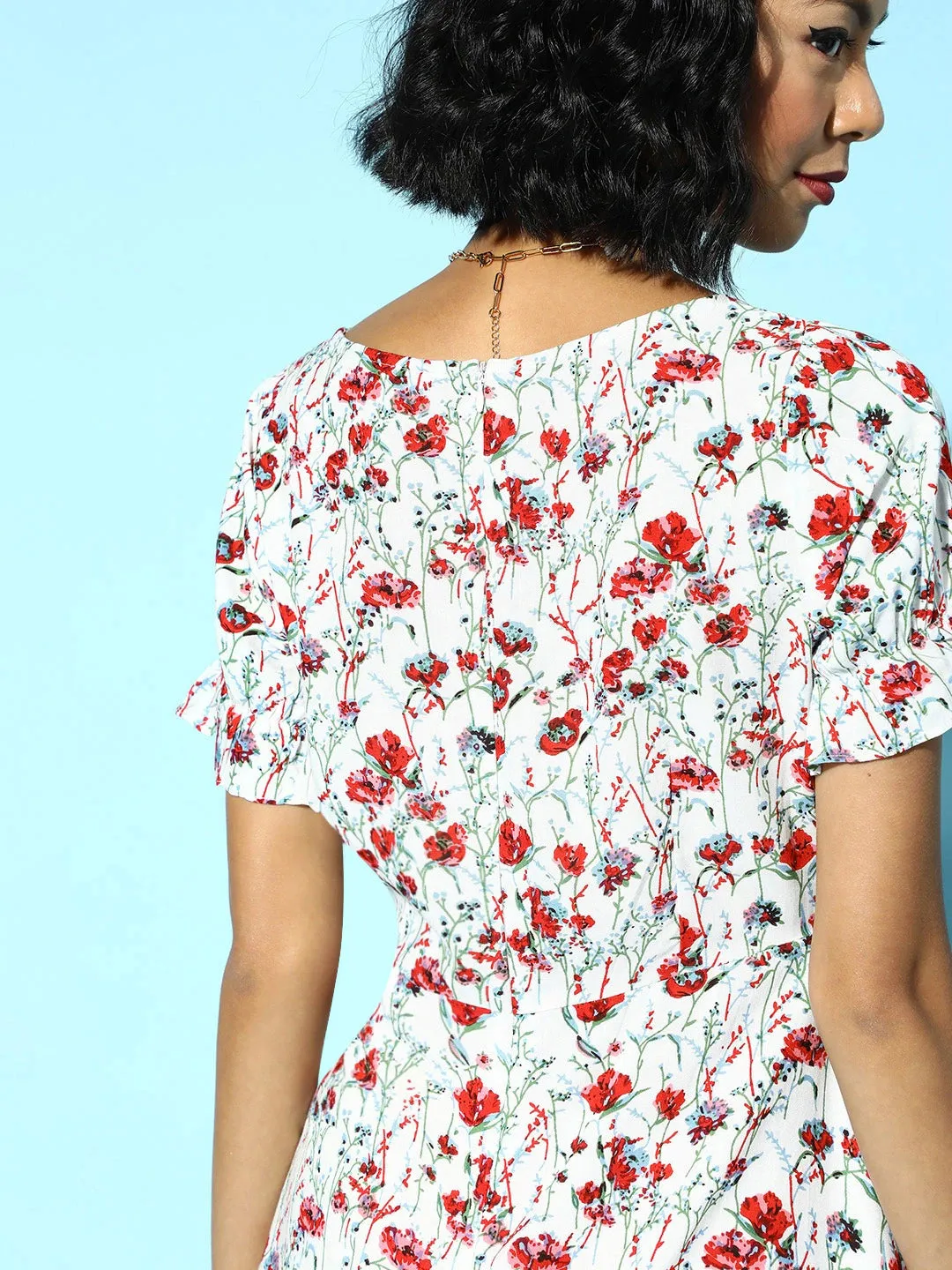 Berrylush Women White & Red Floral Printed Sweetheart Neck Tie-Up Front Crepe Fit & Flare Mini Dress