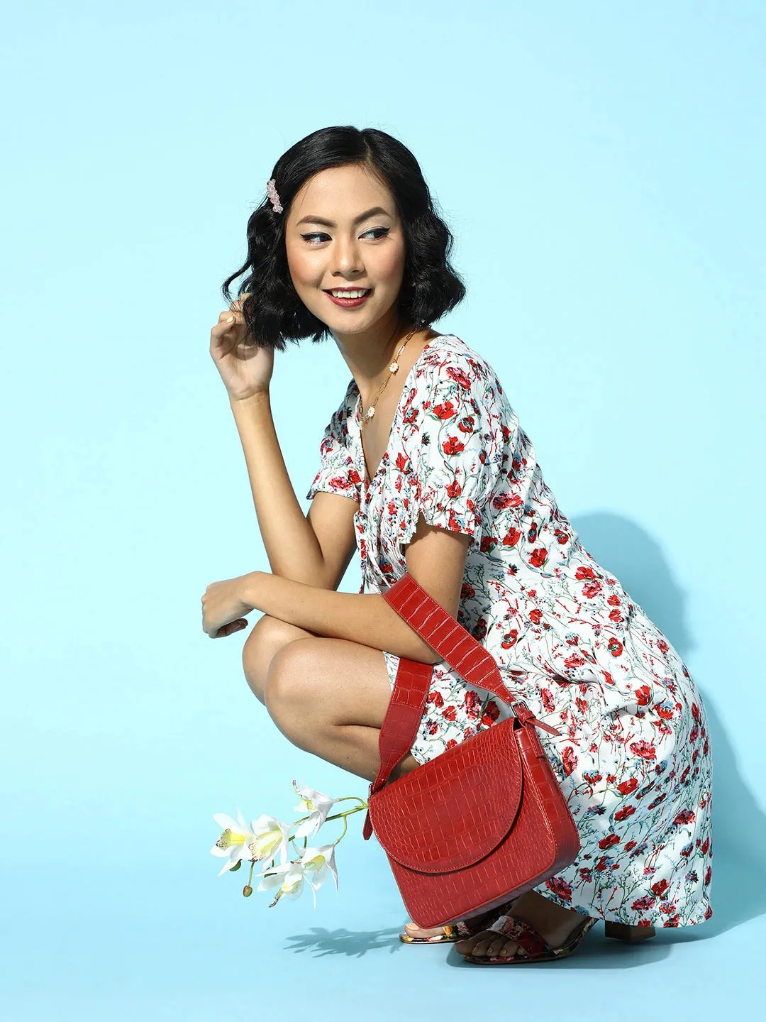 Berrylush Women White & Red Floral Printed Sweetheart Neck Tie-Up Front Crepe Fit & Flare Mini Dress